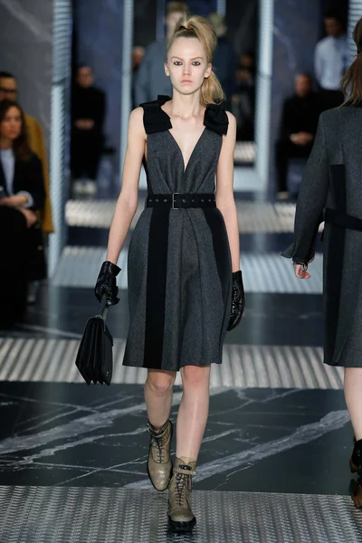 Look 18